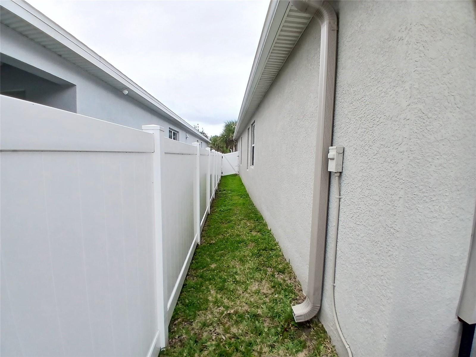 29900 WALSH OAK DR — photo 57