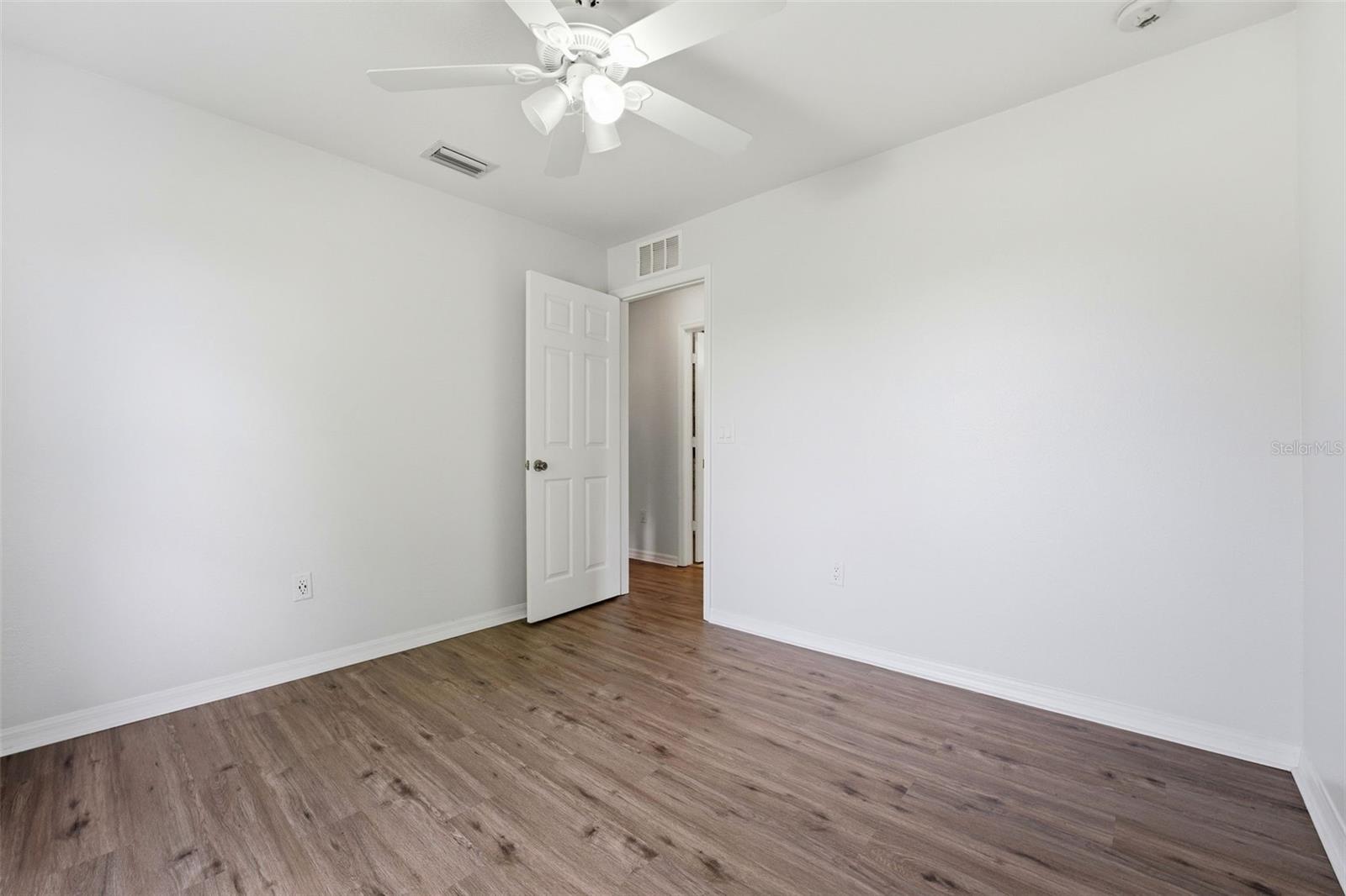 2637 COURTLAND AVE — photo 28