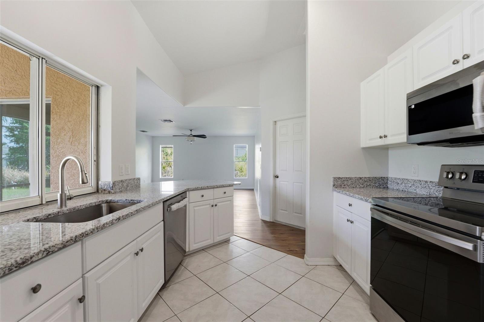 2637 COURTLAND AVE — photo 10