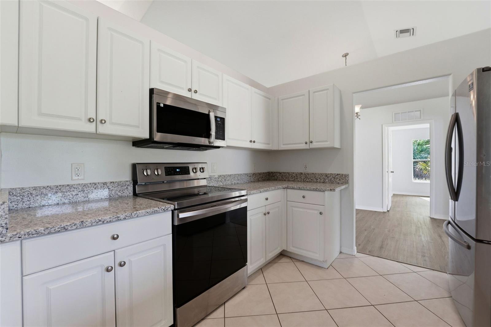 2637 COURTLAND AVE — photo 12