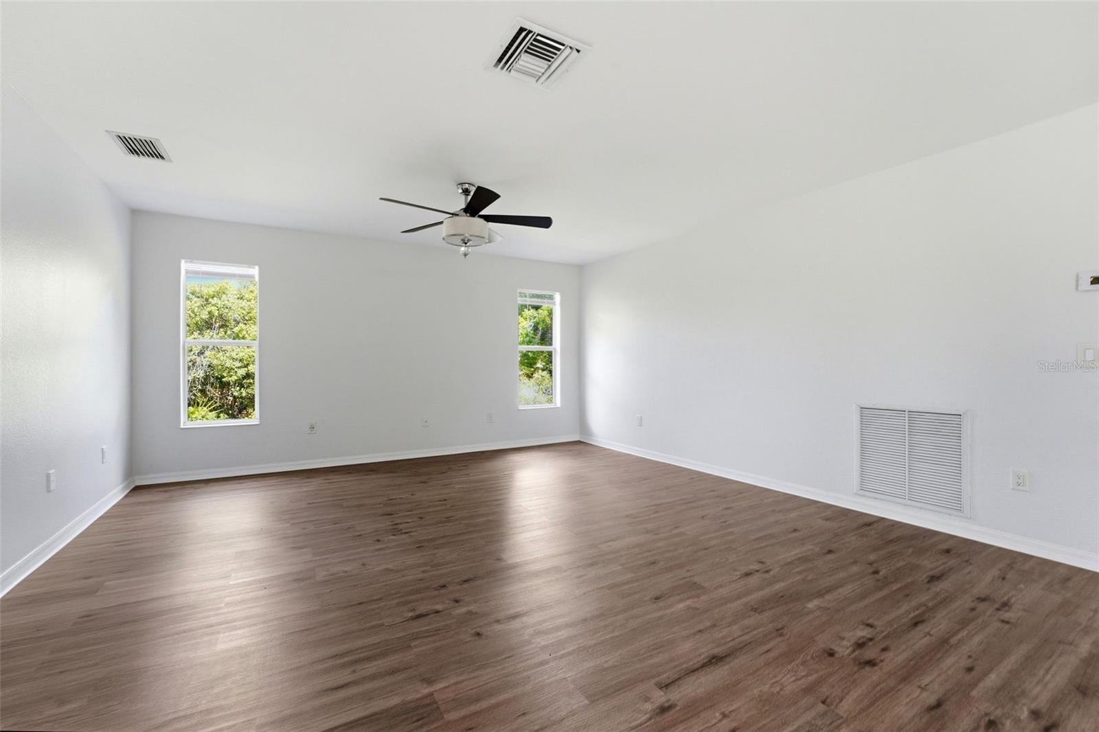 2637 COURTLAND AVE — photo 16