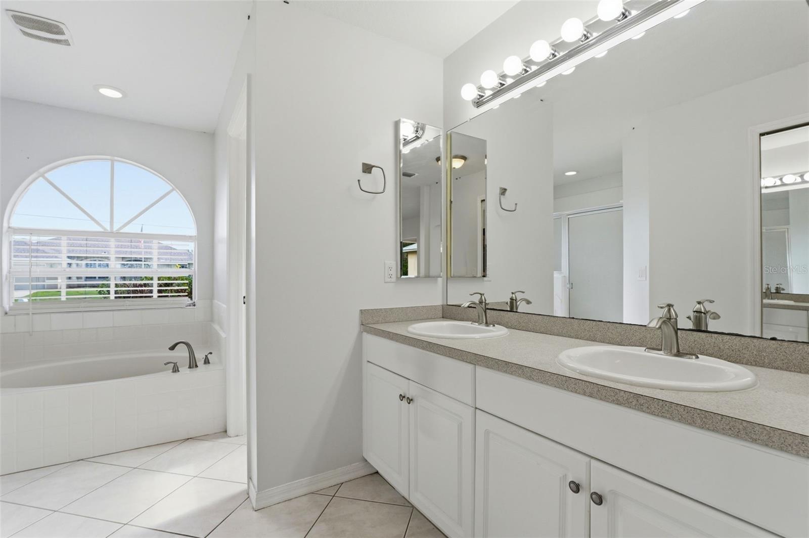 2637 COURTLAND AVE — photo 21