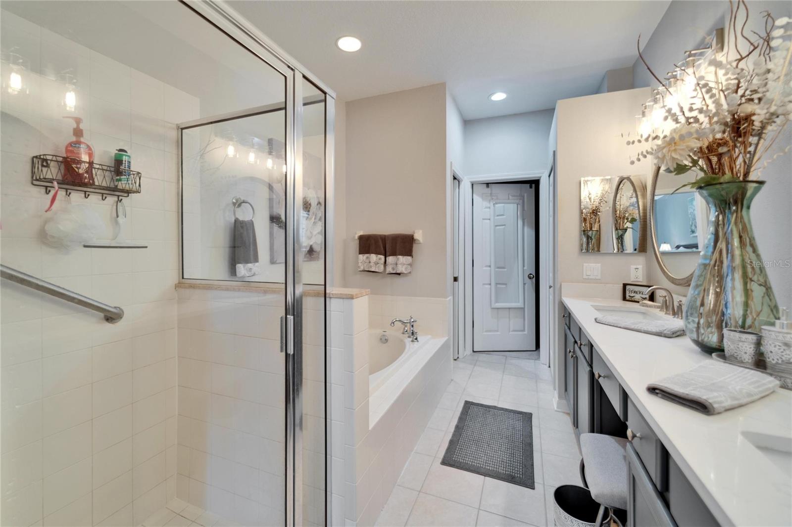 221 SELA COVE CIR — photo 29