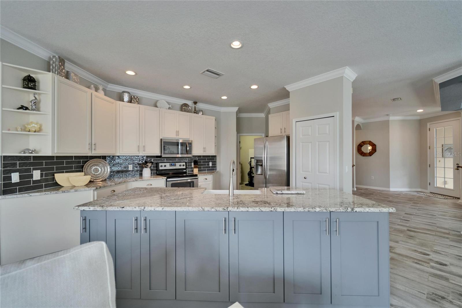 221 SELA COVE CIR — photo 14