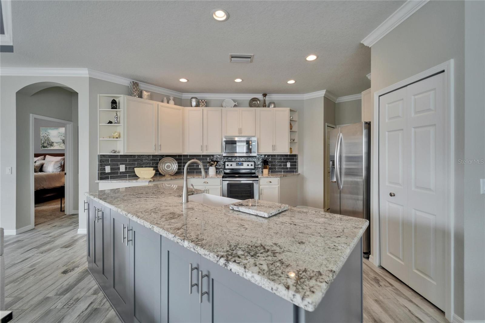 221 SELA COVE CIR — photo 2
