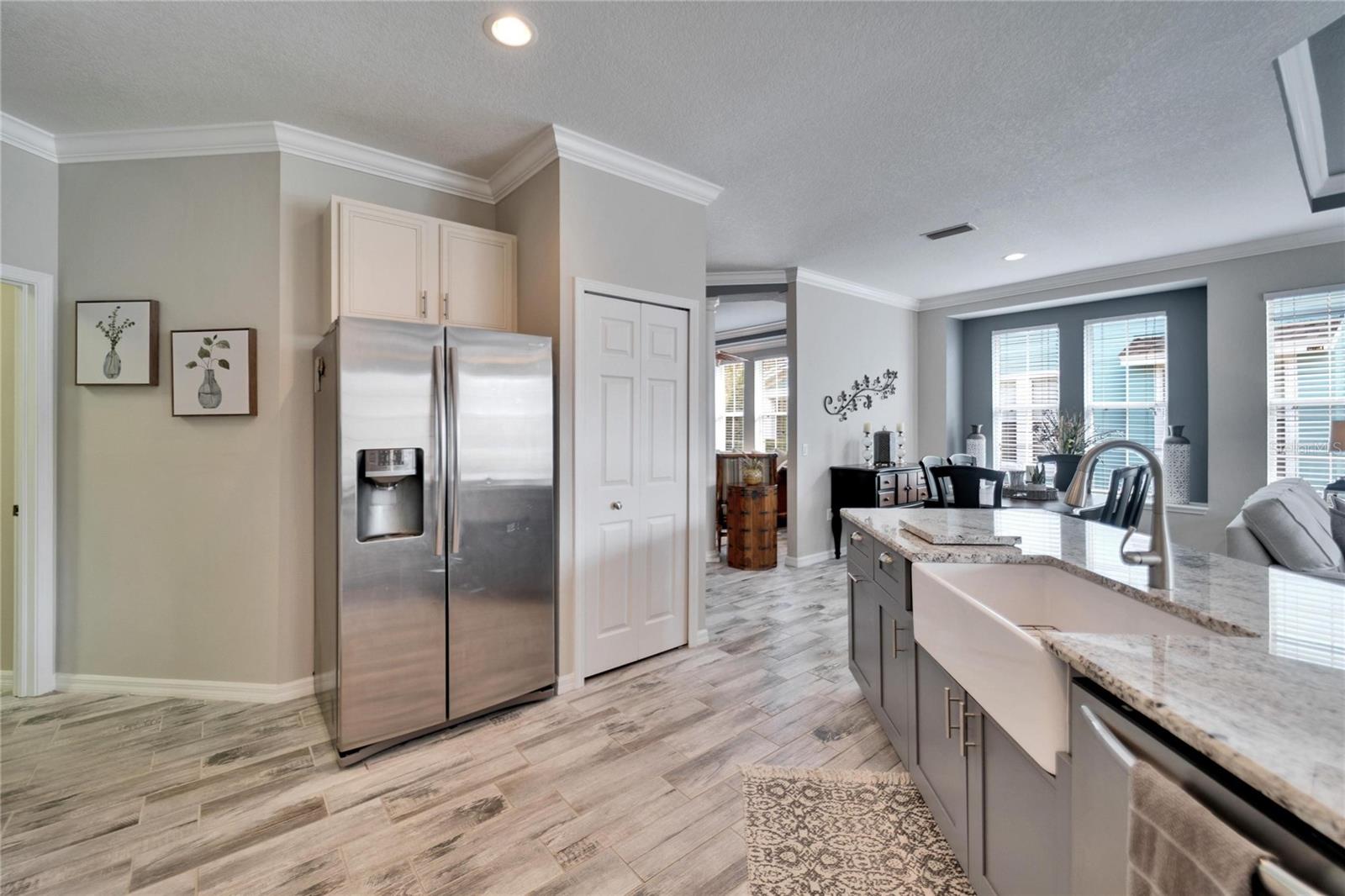 221 SELA COVE CIR — photo 15