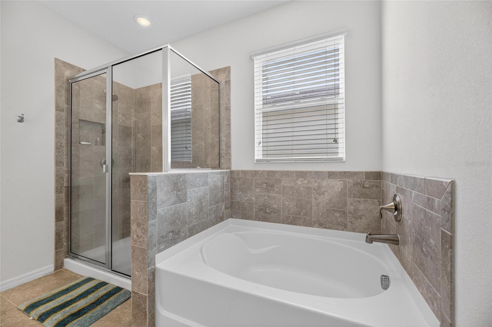 6309 SHADOWLAKE DR — photo 23