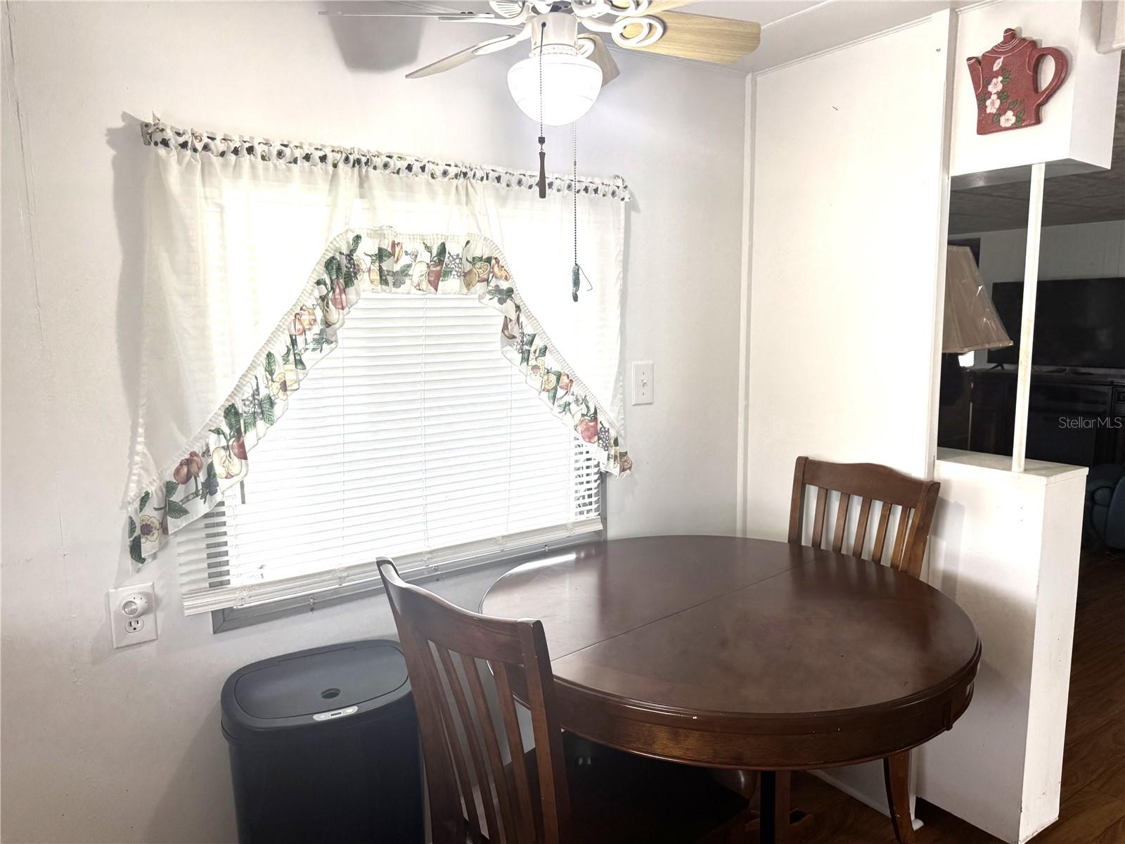 254 SOUTHWINDS DR — photo 9
