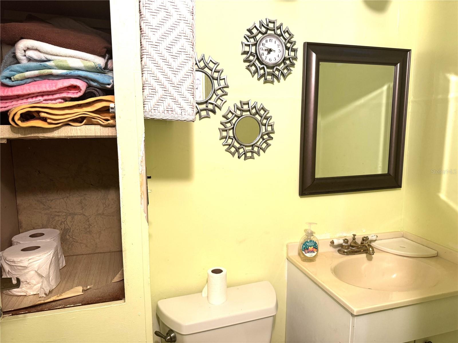 254 SOUTHWINDS DR — photo 18