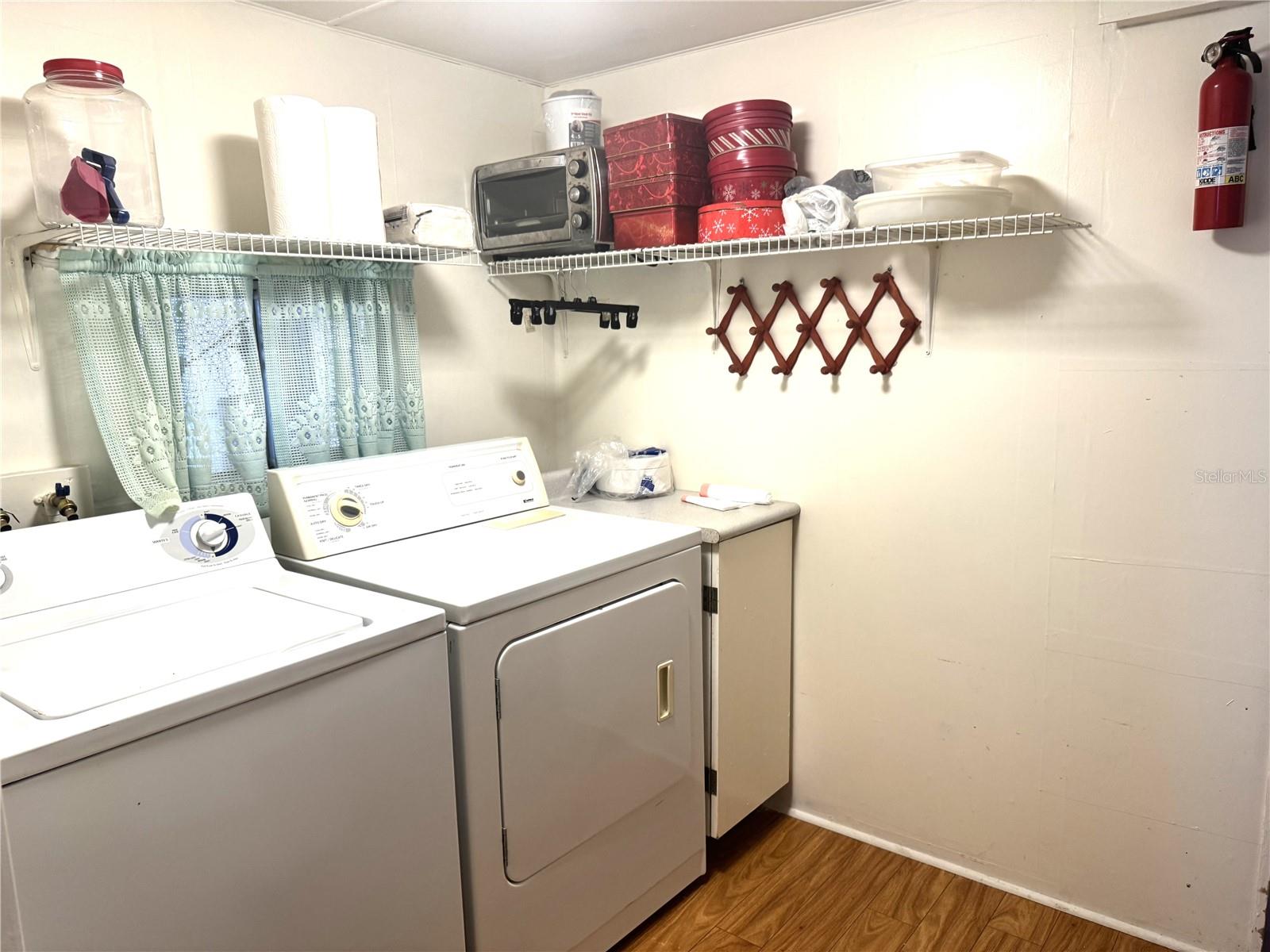 254 SOUTHWINDS DR — photo 17