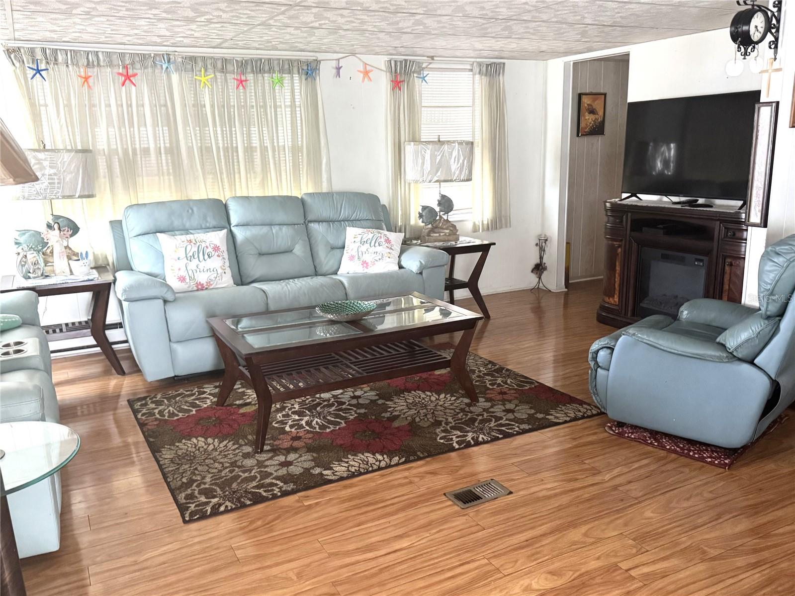 254 SOUTHWINDS DR — photo 5