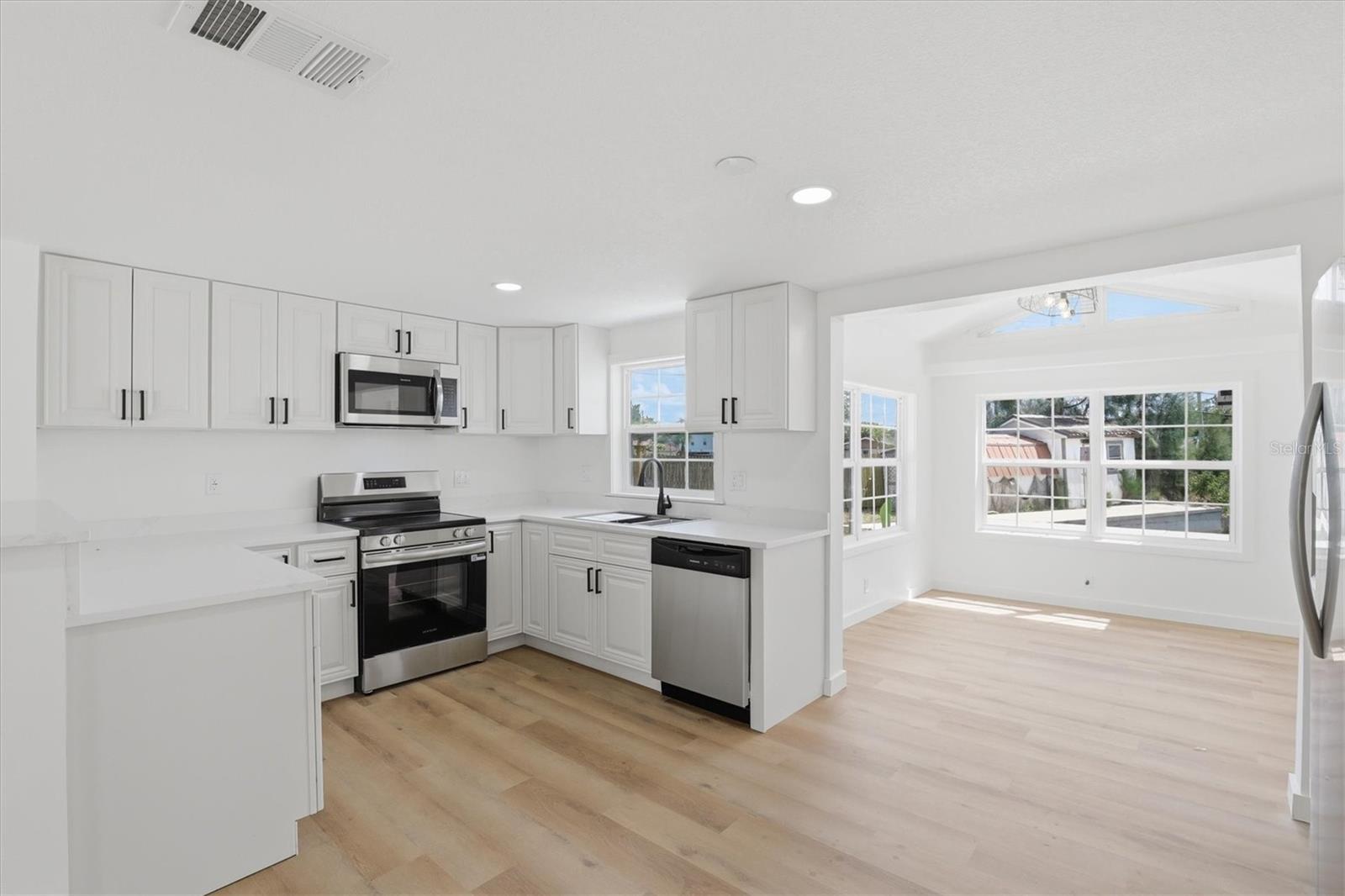 7114 FAIR LN — photo 20