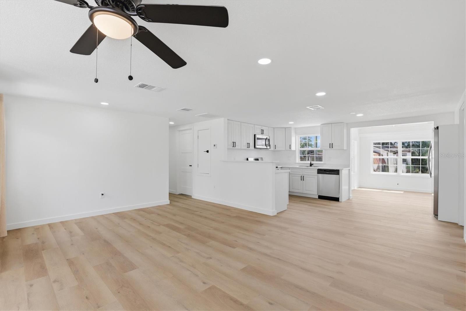 7114 FAIR LN — photo 18