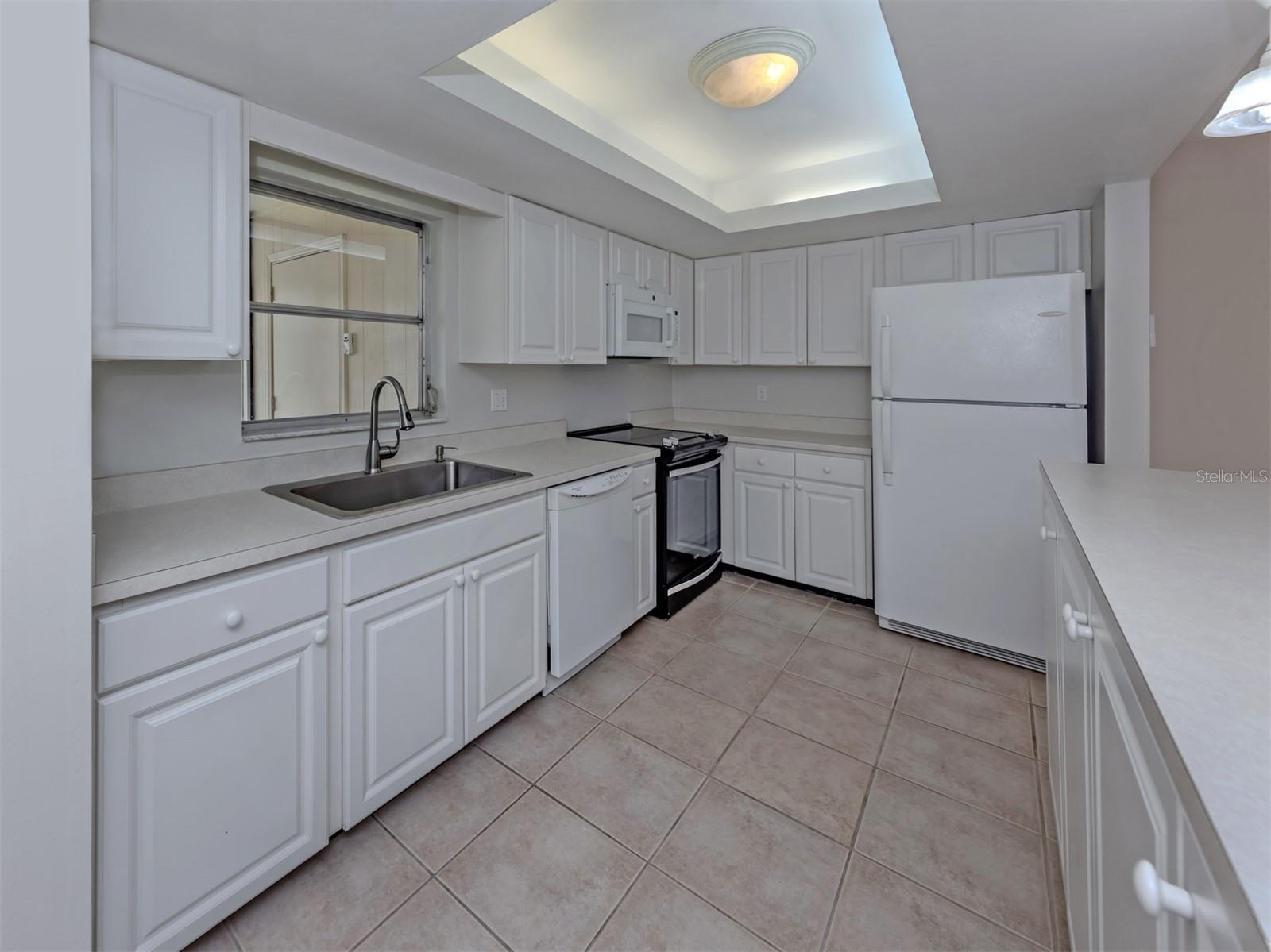 6108 GREEN VIEW DR #143 — photo 19