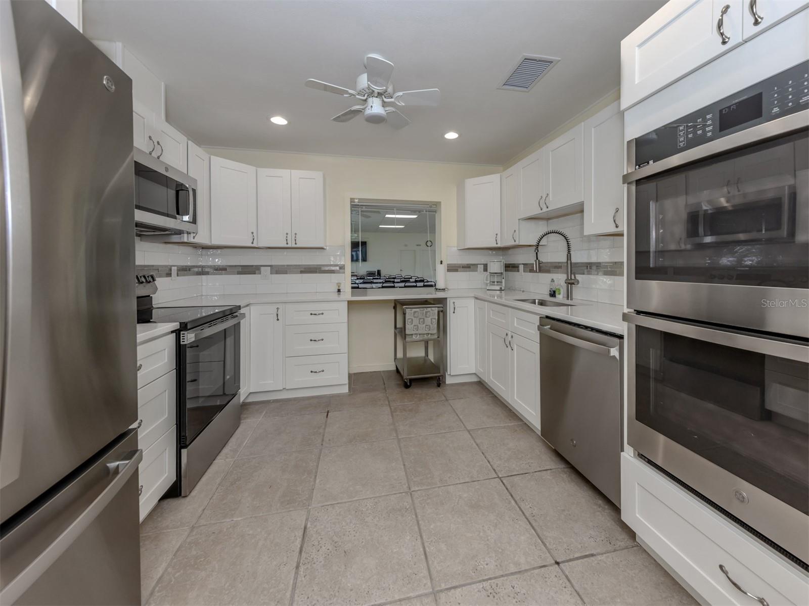 6108 GREEN VIEW DR #143 — photo 37