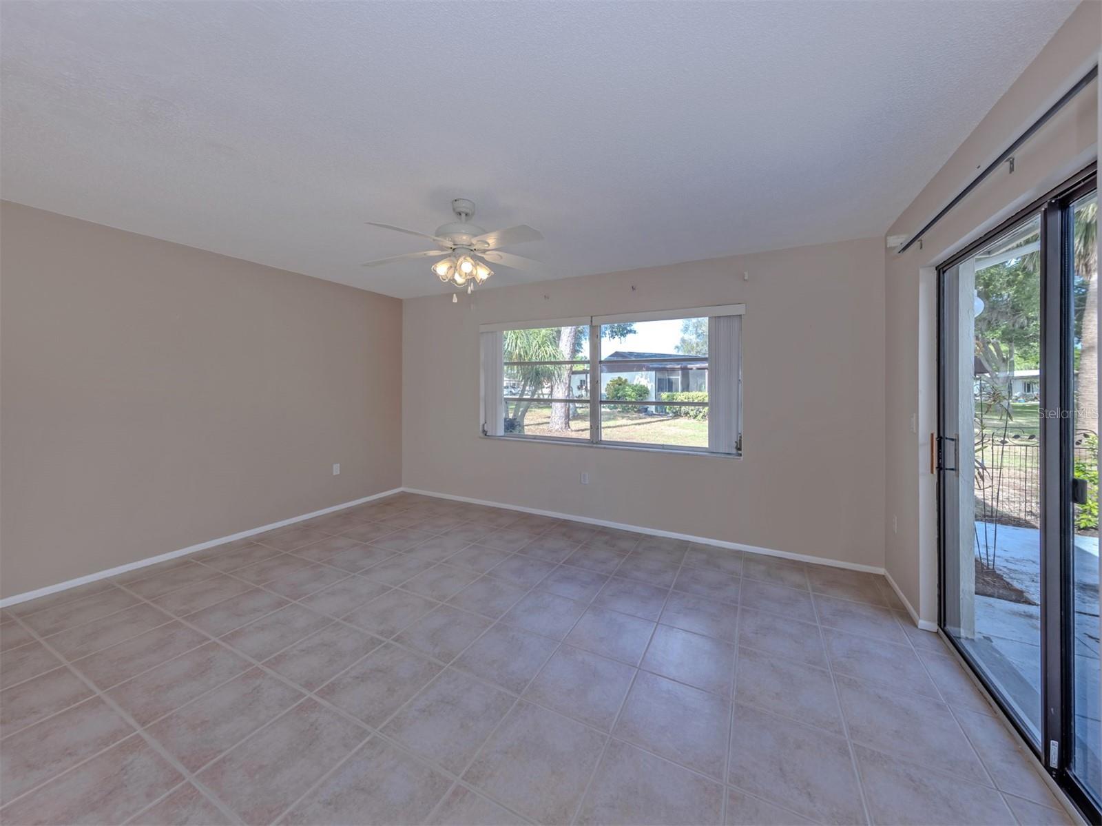 6108 GREEN VIEW DR #143 — photo 8