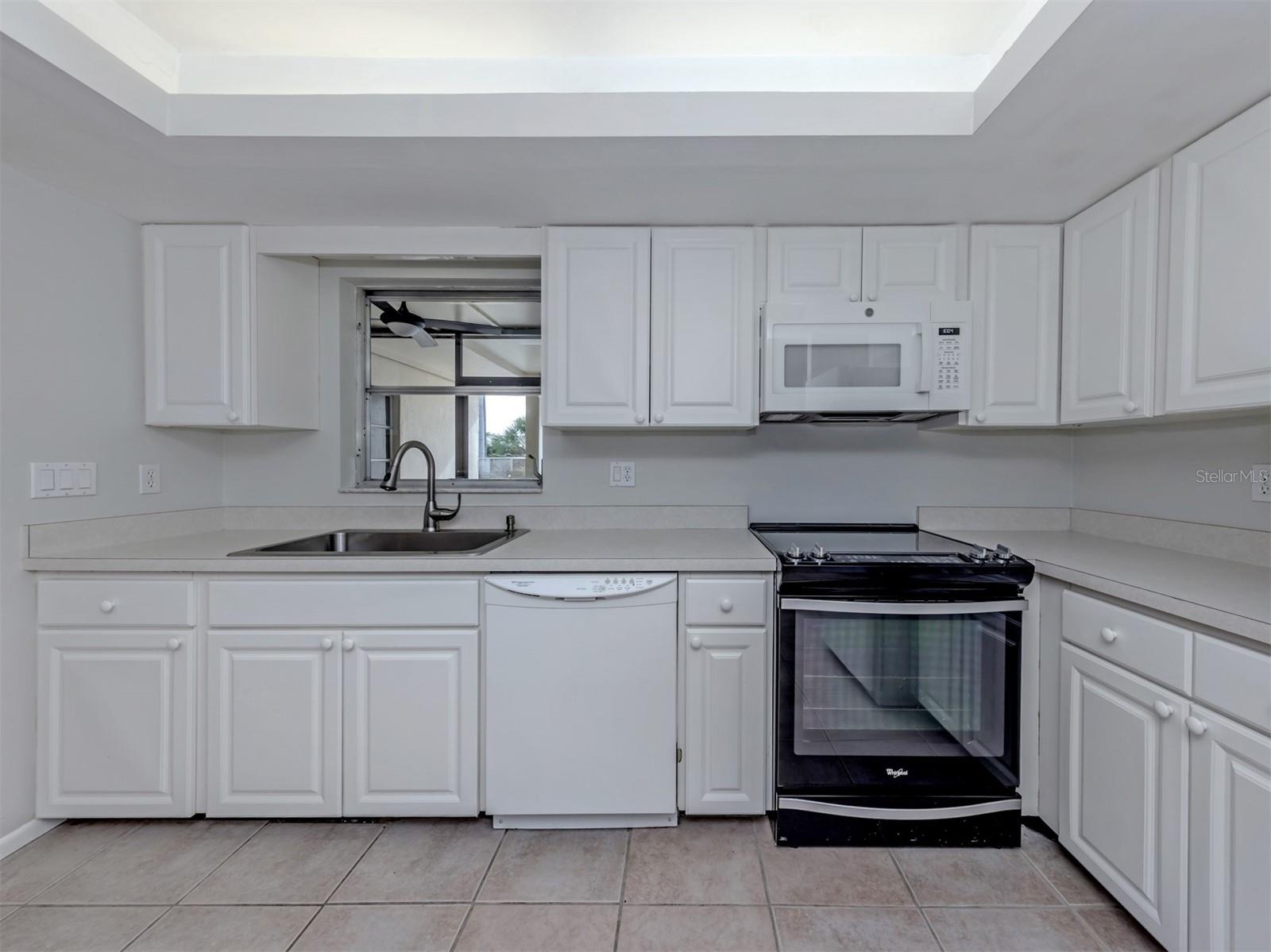 6108 GREEN VIEW DR #143 — photo 21