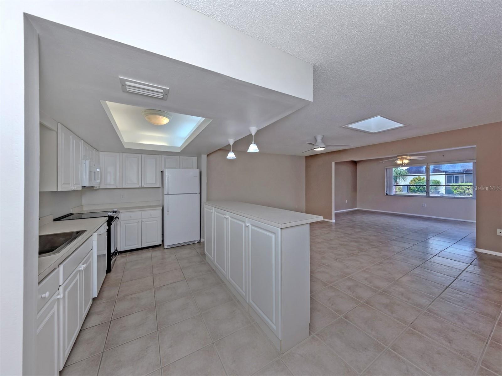 6108 GREEN VIEW DR #143 — photo 11