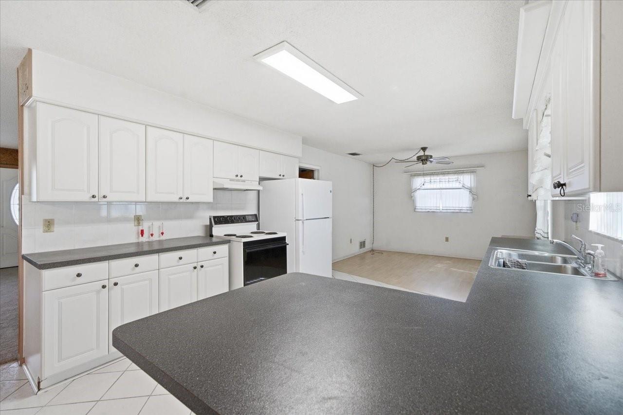 140 PATLIN CIR E — photo 11