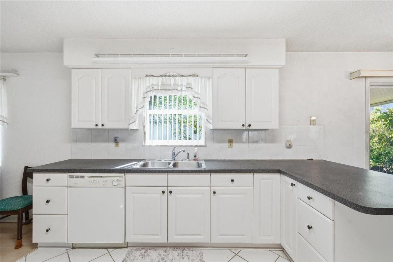 140 PATLIN CIR E — photo 13