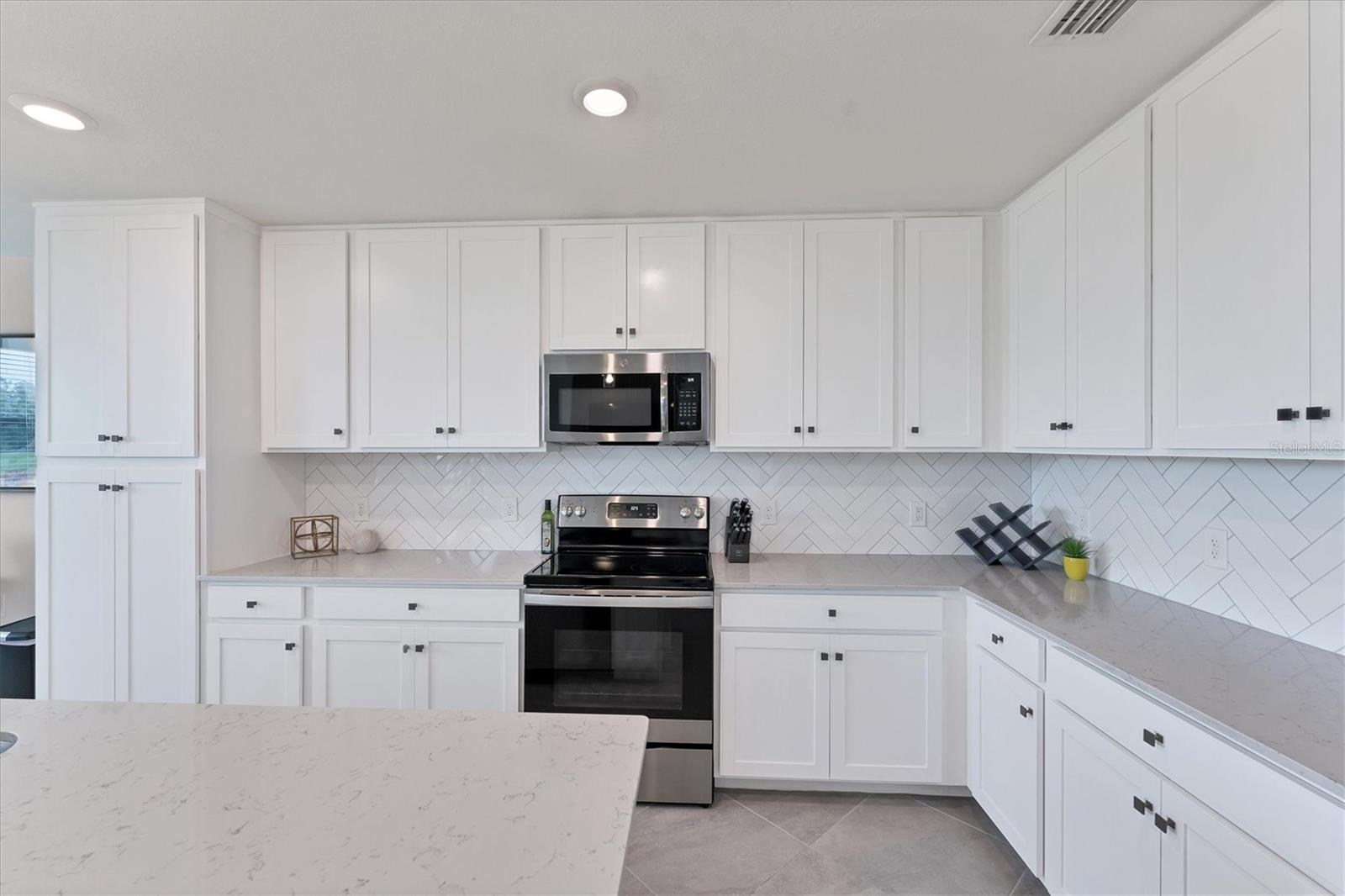 17704 GAWTHROP DR #102 — photo 8