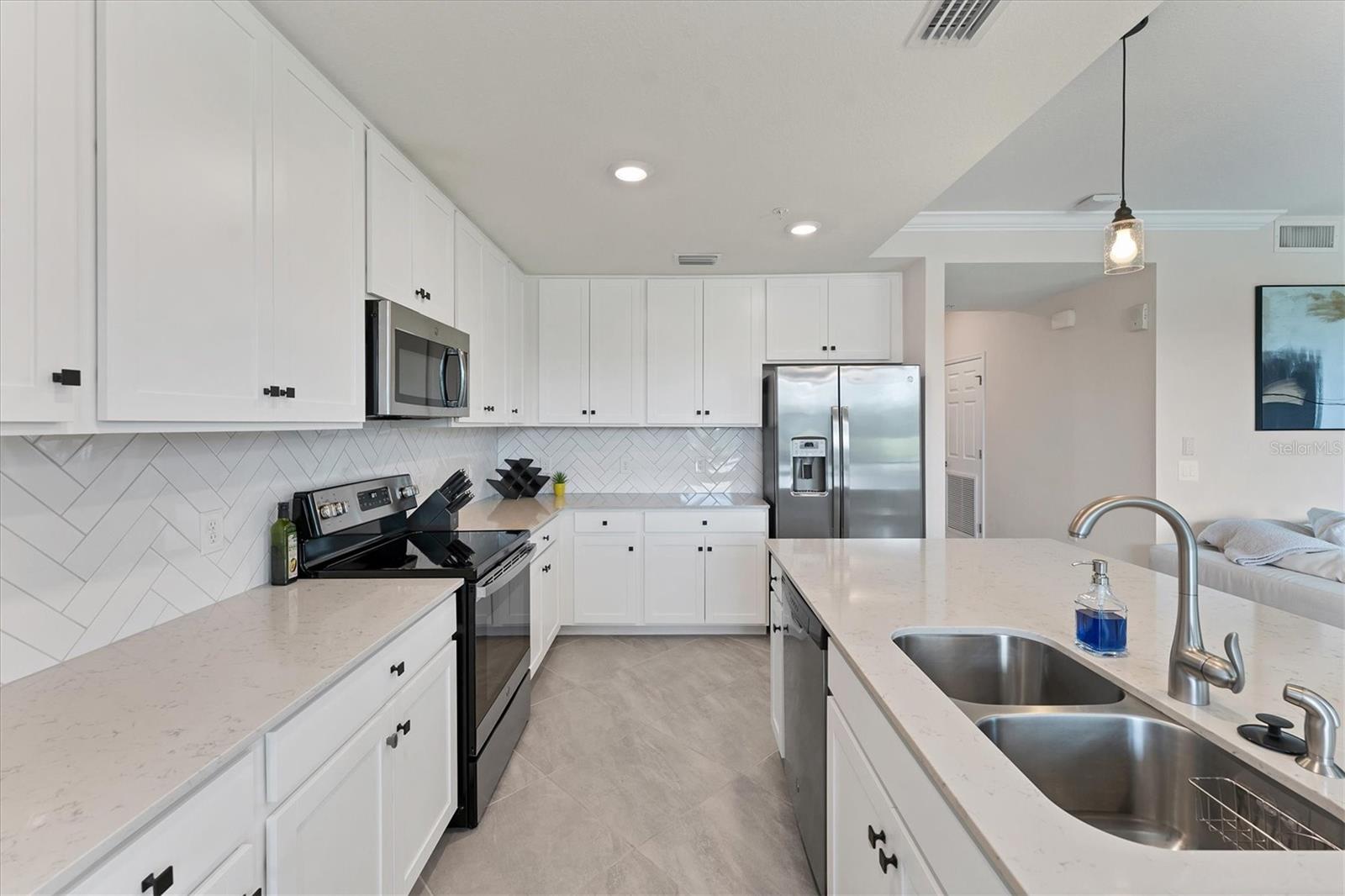 17704 GAWTHROP DR #102 — photo 11