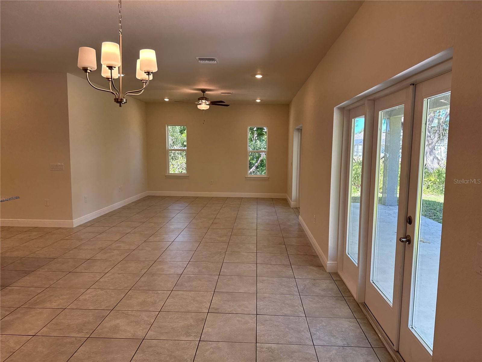 4698 ADDLEY AVE — photo 4