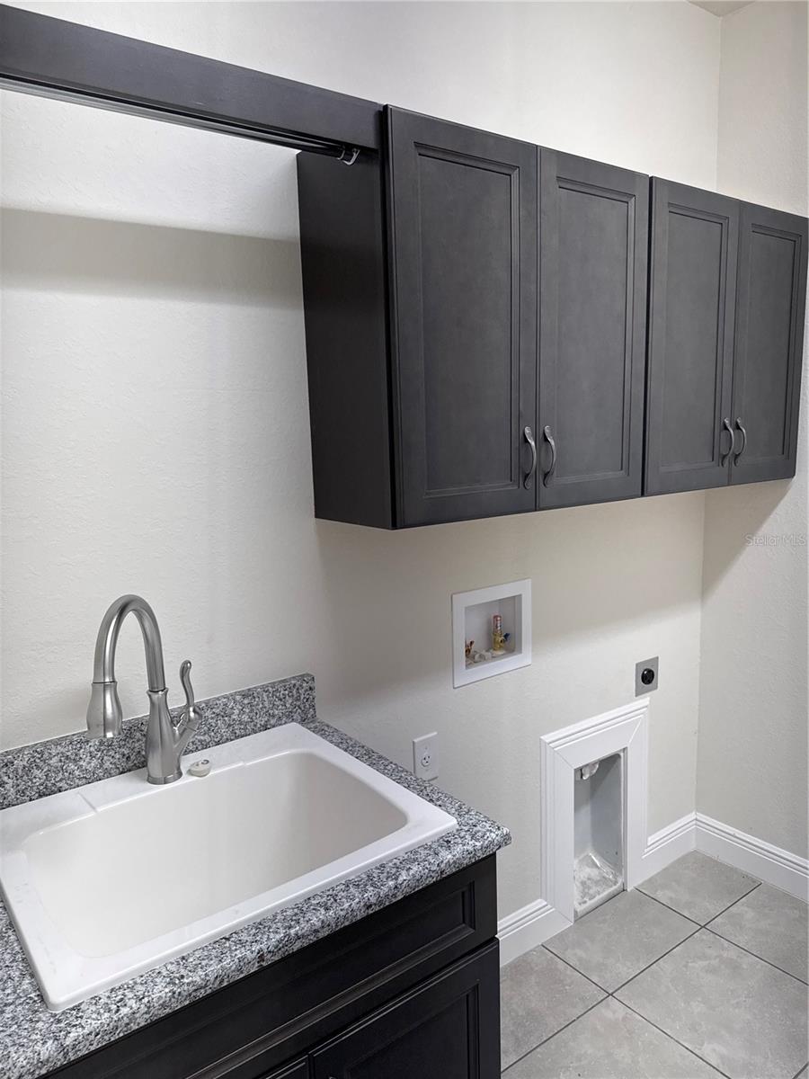 4698 ADDLEY AVE — photo 13
