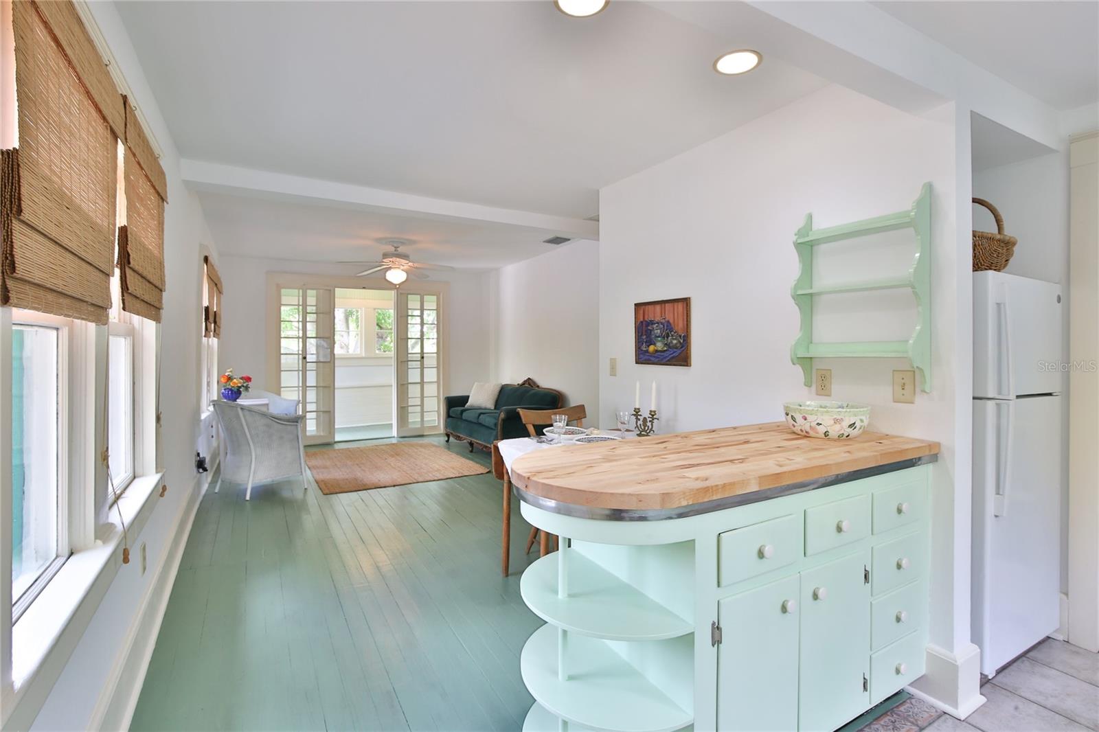 708 42ND ST — photo 15