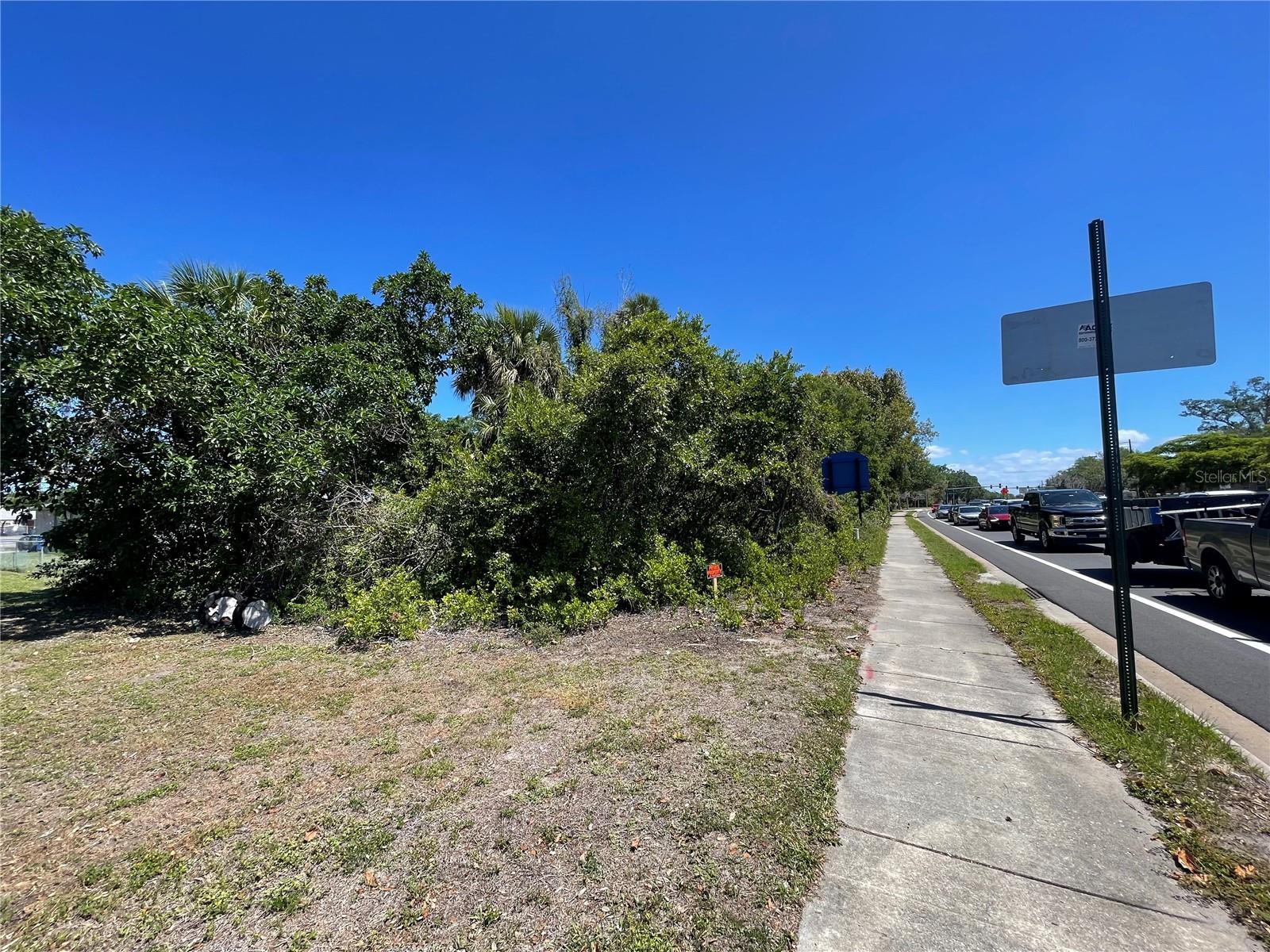 1519 MANATEE AVE E — photo 3
