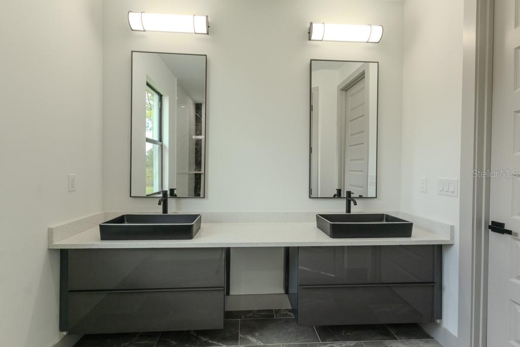 5438 SYLVANIA AVE — photo 11