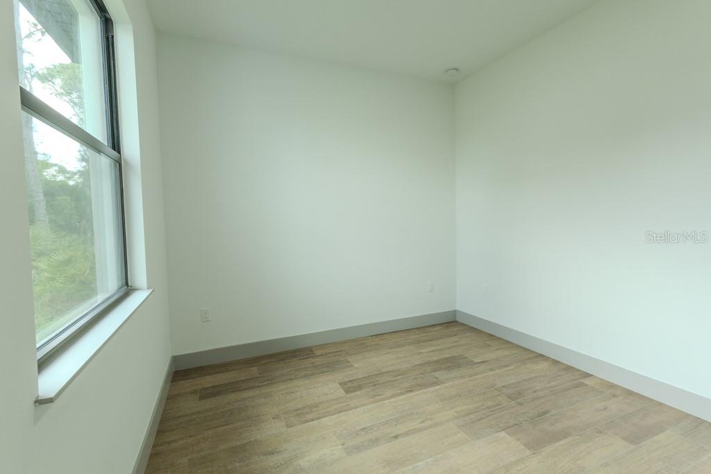 5438 SYLVANIA AVE — photo 14
