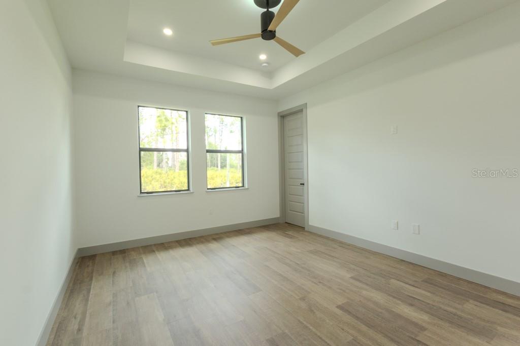 5438 SYLVANIA AVE — photo 9