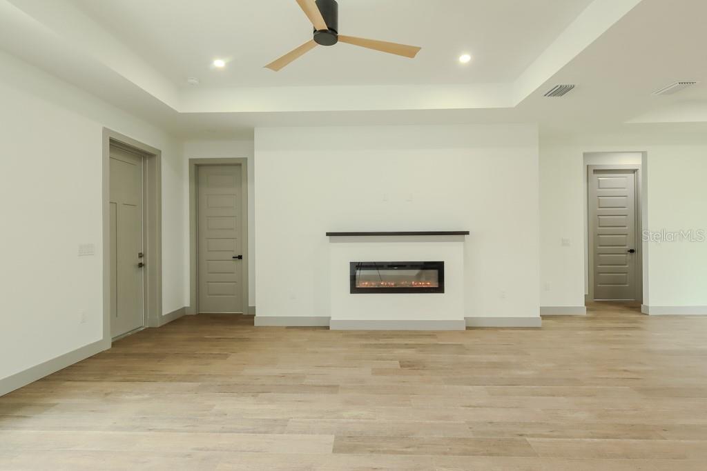 5438 SYLVANIA AVE — photo 6