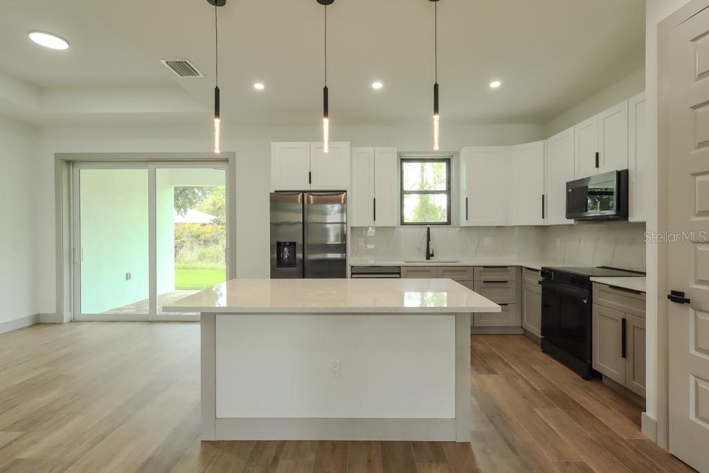 5438 SYLVANIA AVE — photo 5