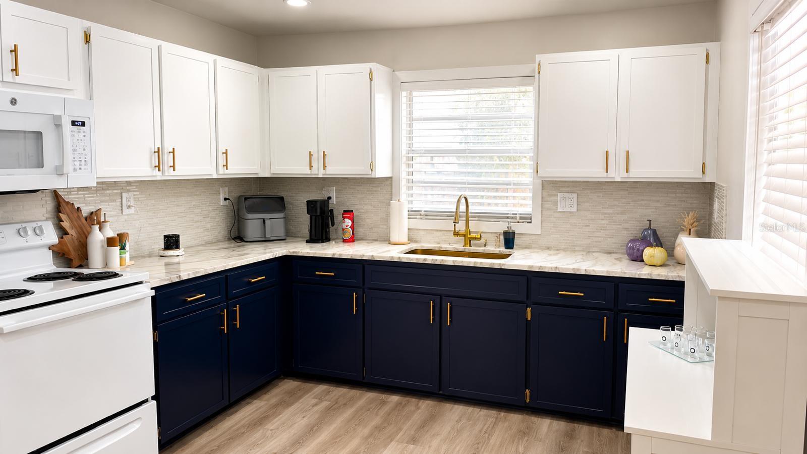 2109 E NAVAJO AVE — photo 8