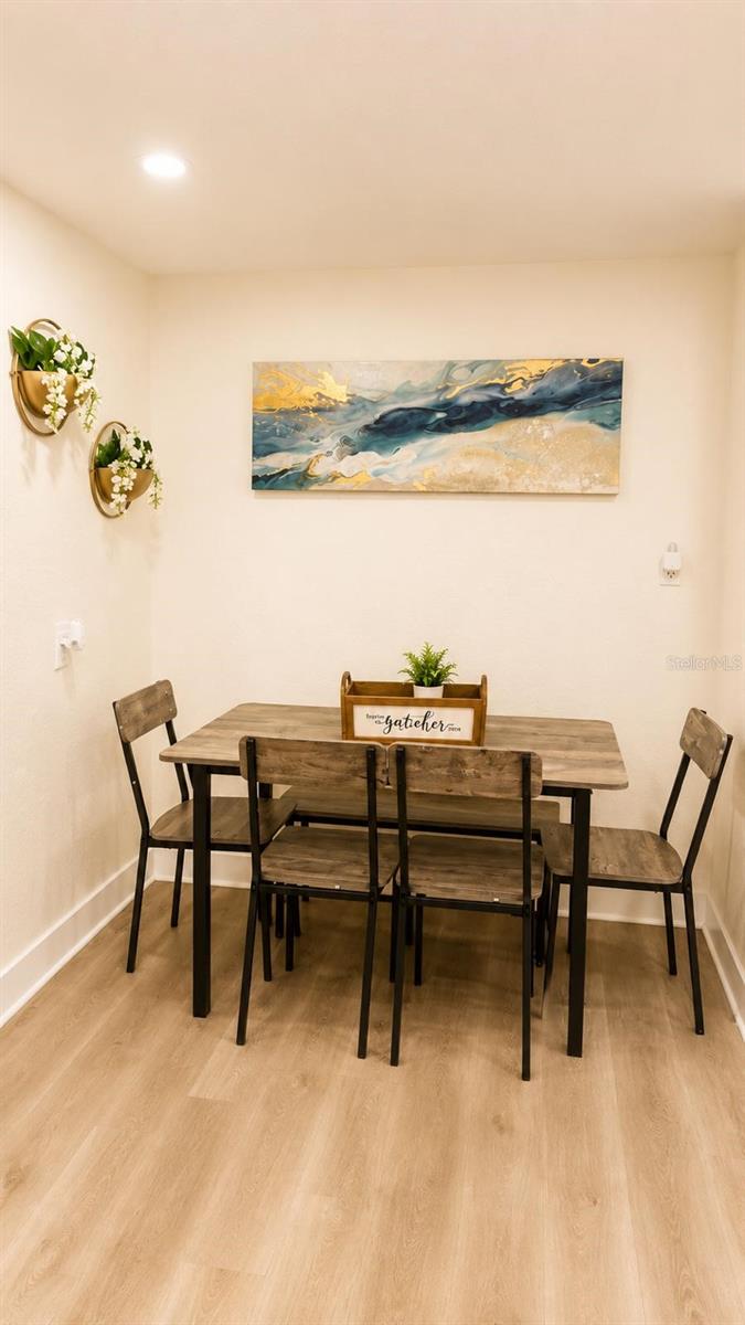 2109 E NAVAJO AVE — photo 11