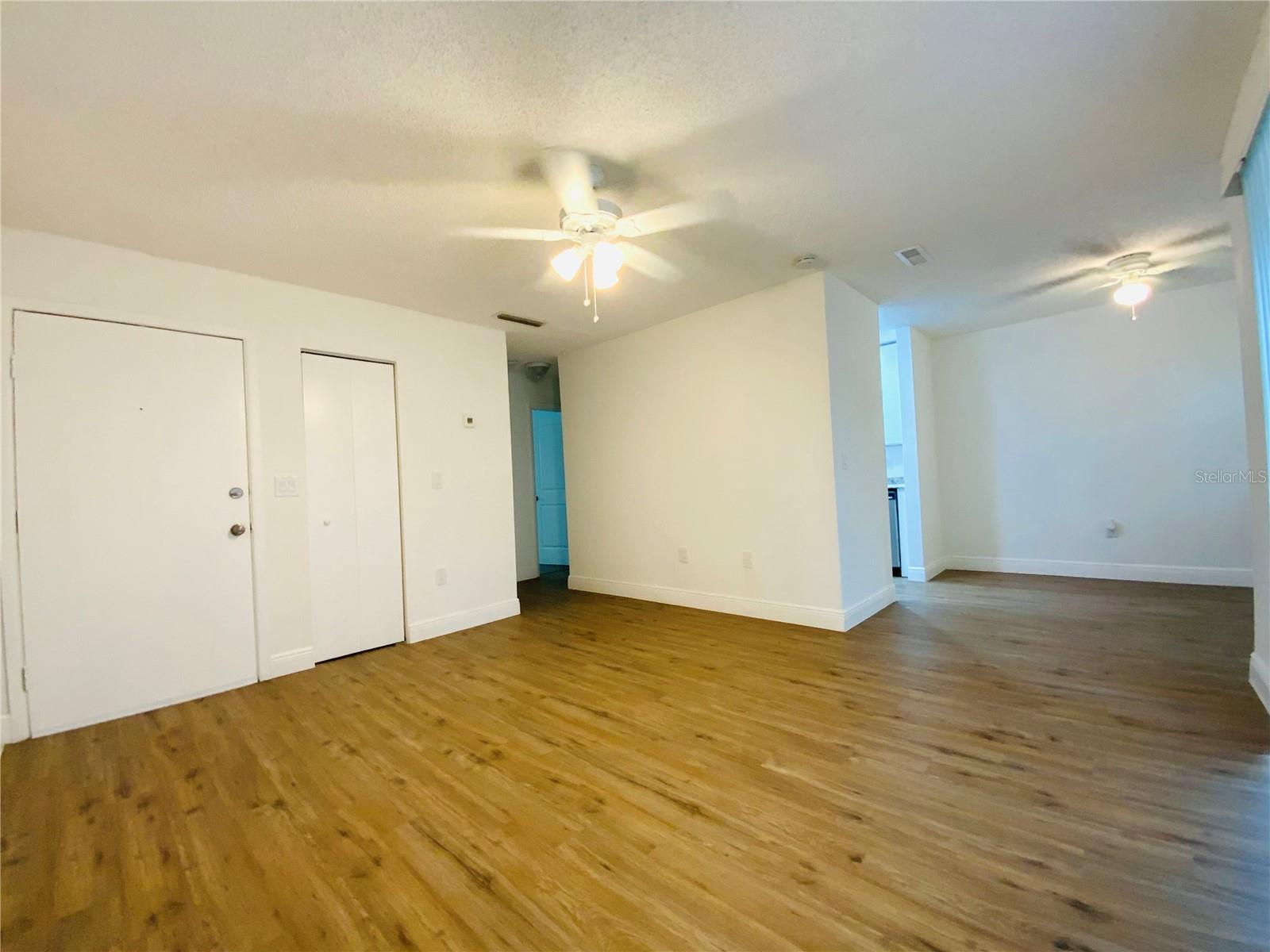 305 E WELLINGTON CT #62 — photo 2