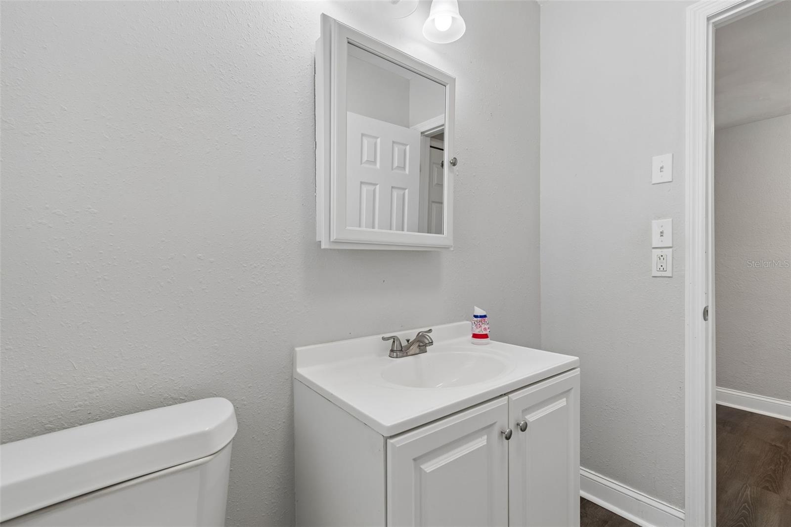 6710 N HARER ST — photo 31