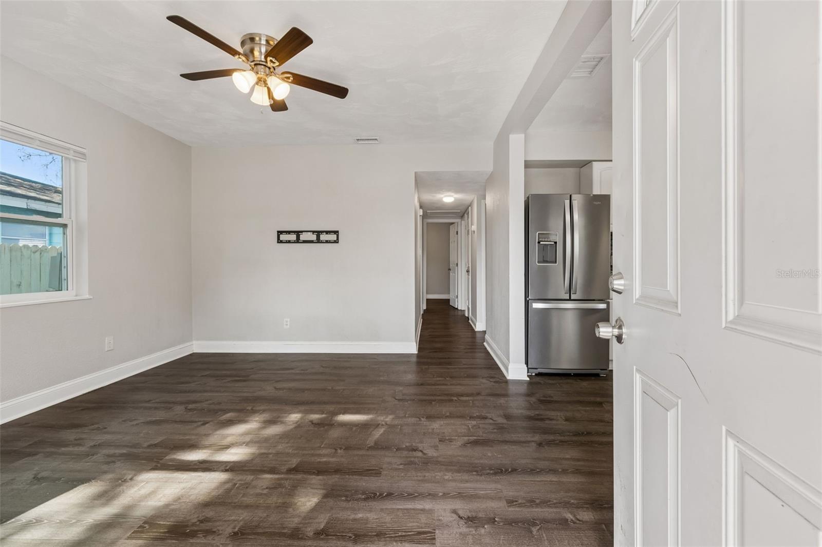 6710 N HARER ST — photo 11
