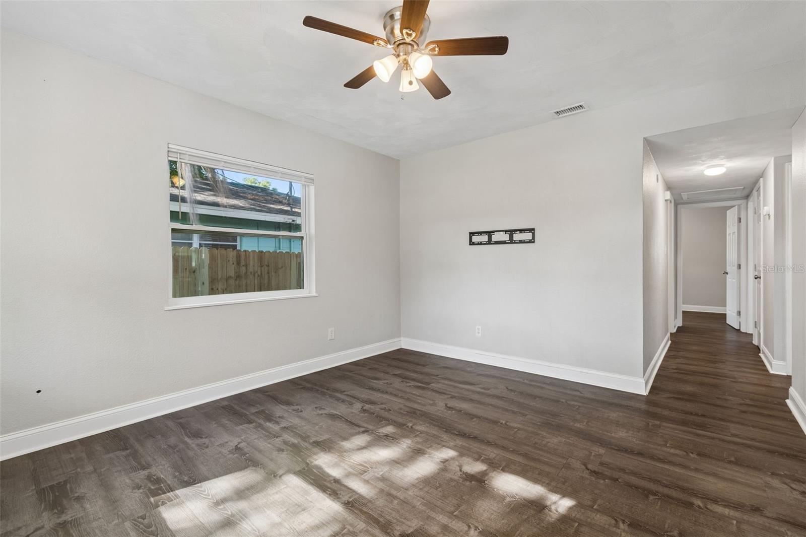 6710 N HARER ST — photo 13