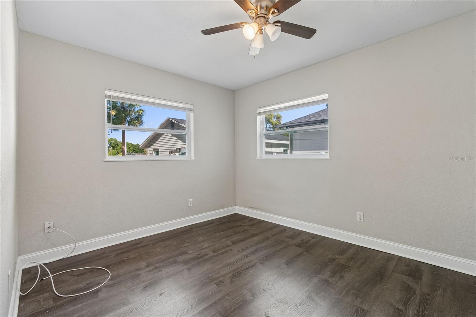6710 N HARER ST — photo 37