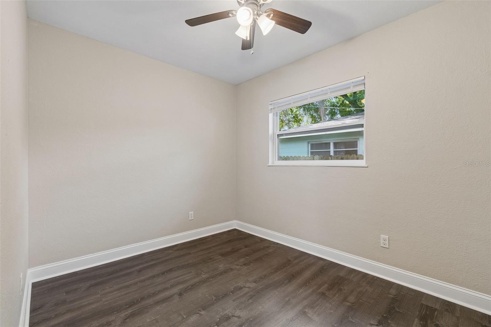 6710 N HARER ST — photo 32