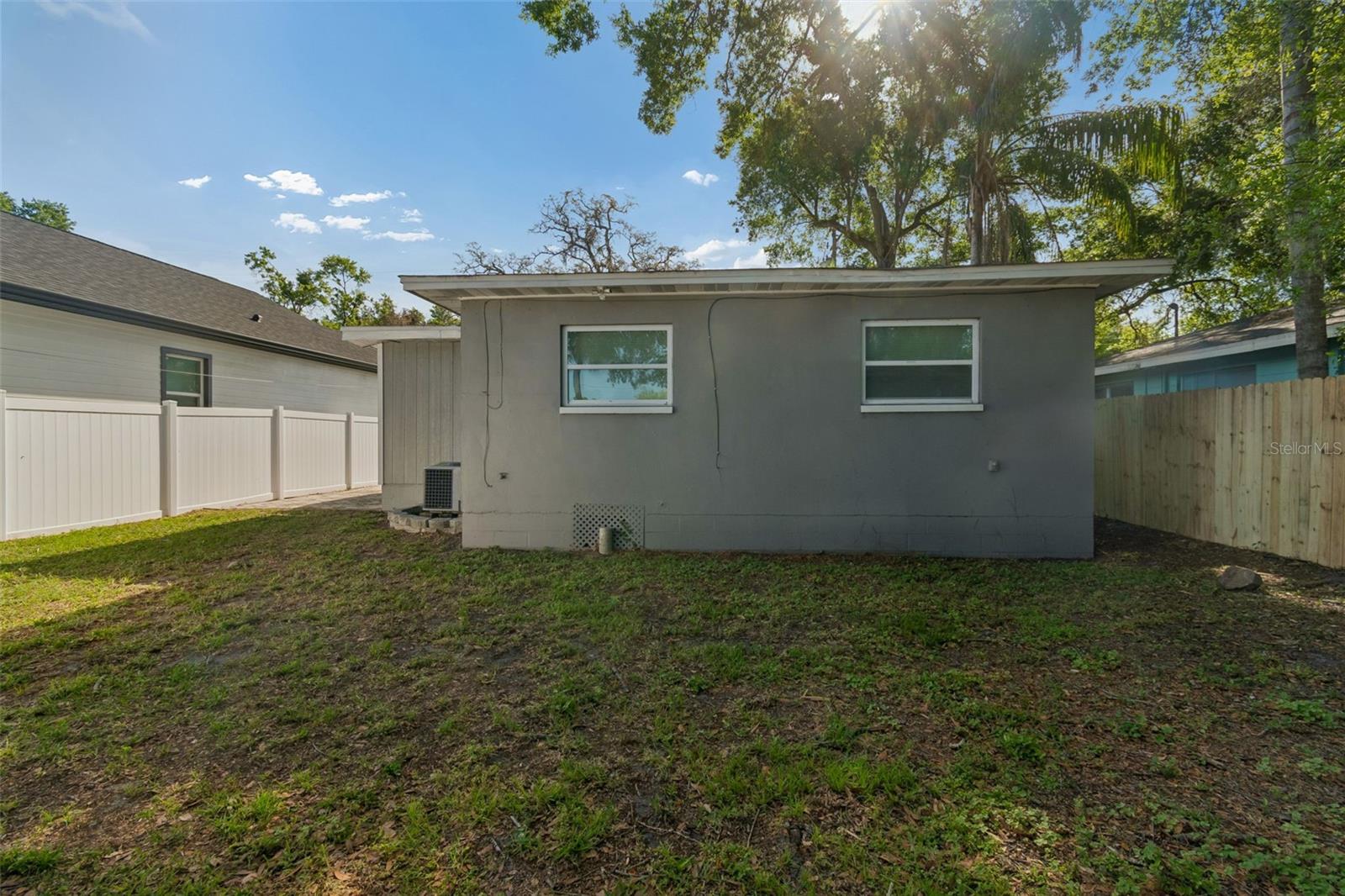 6710 N HARER ST — photo 55