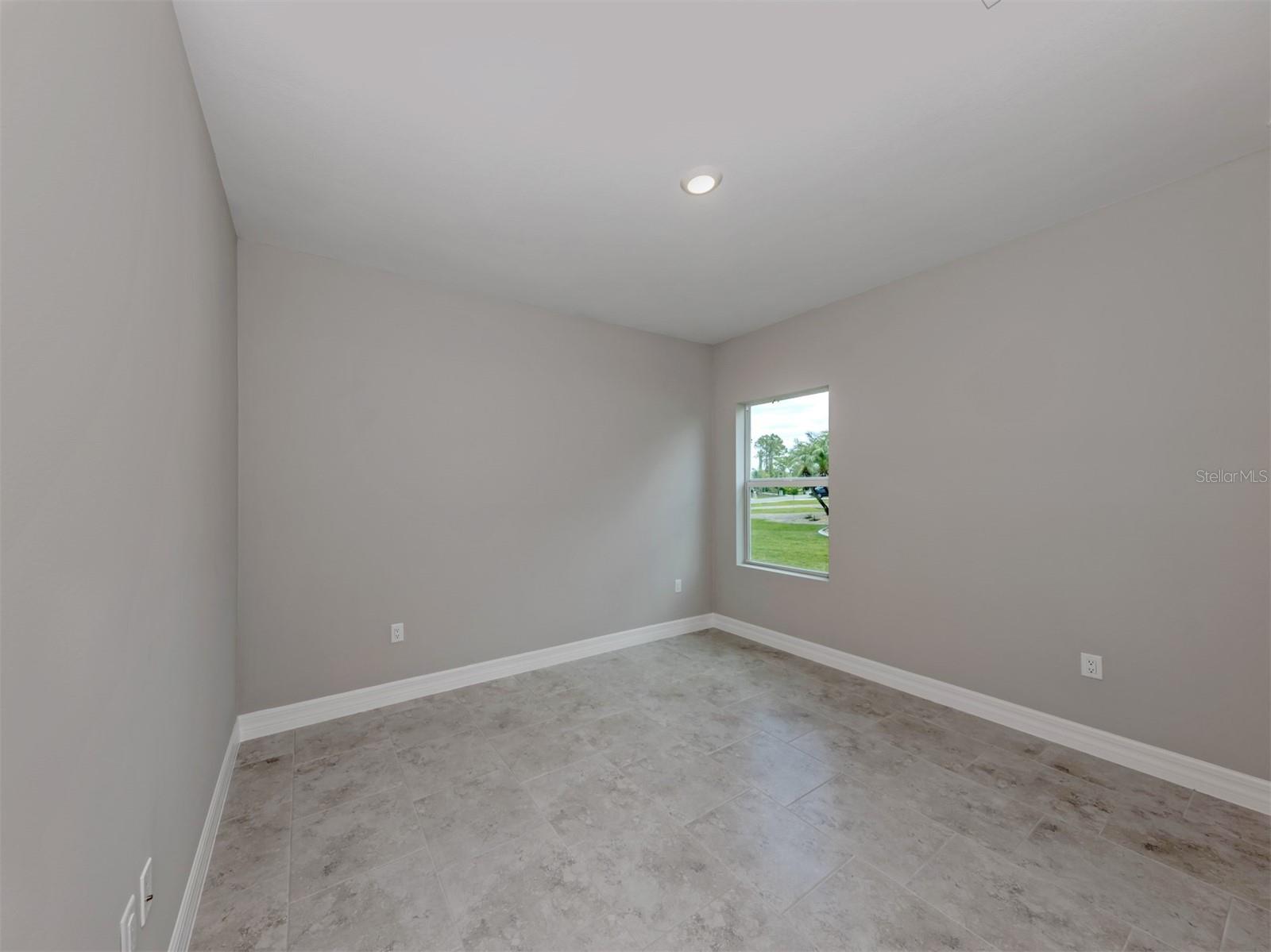 1047 COMFORT LN — photo 21