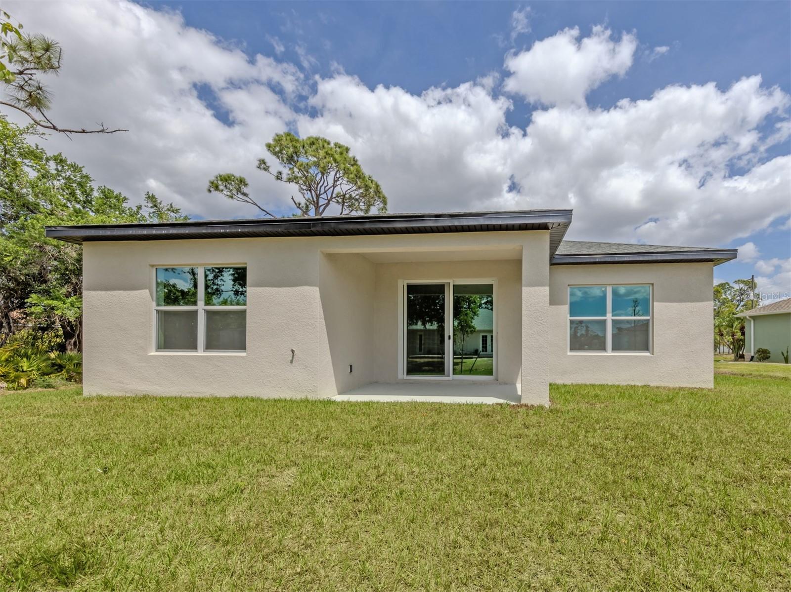 1047 COMFORT LN — photo 3