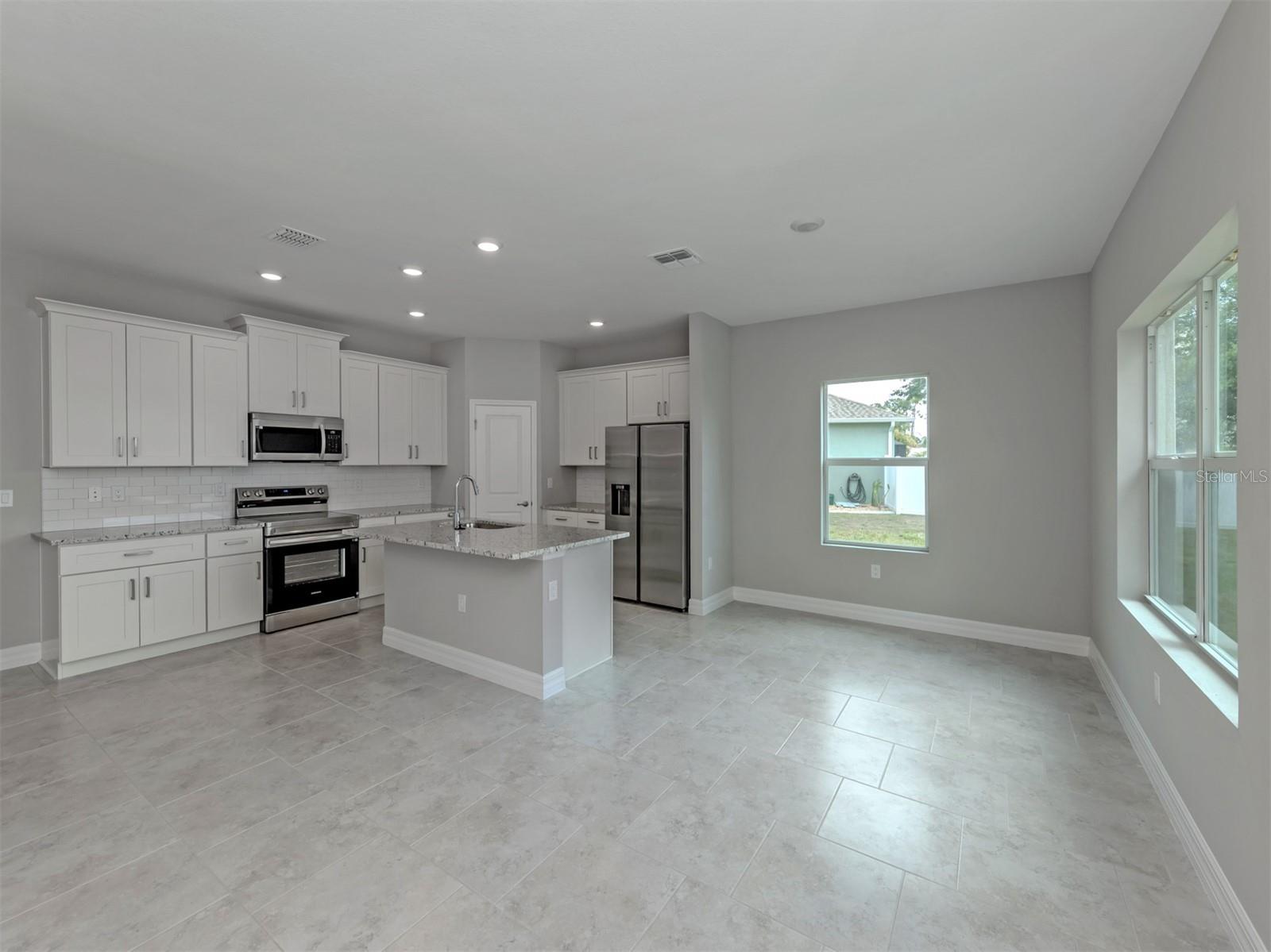 1047 COMFORT LN — photo 16