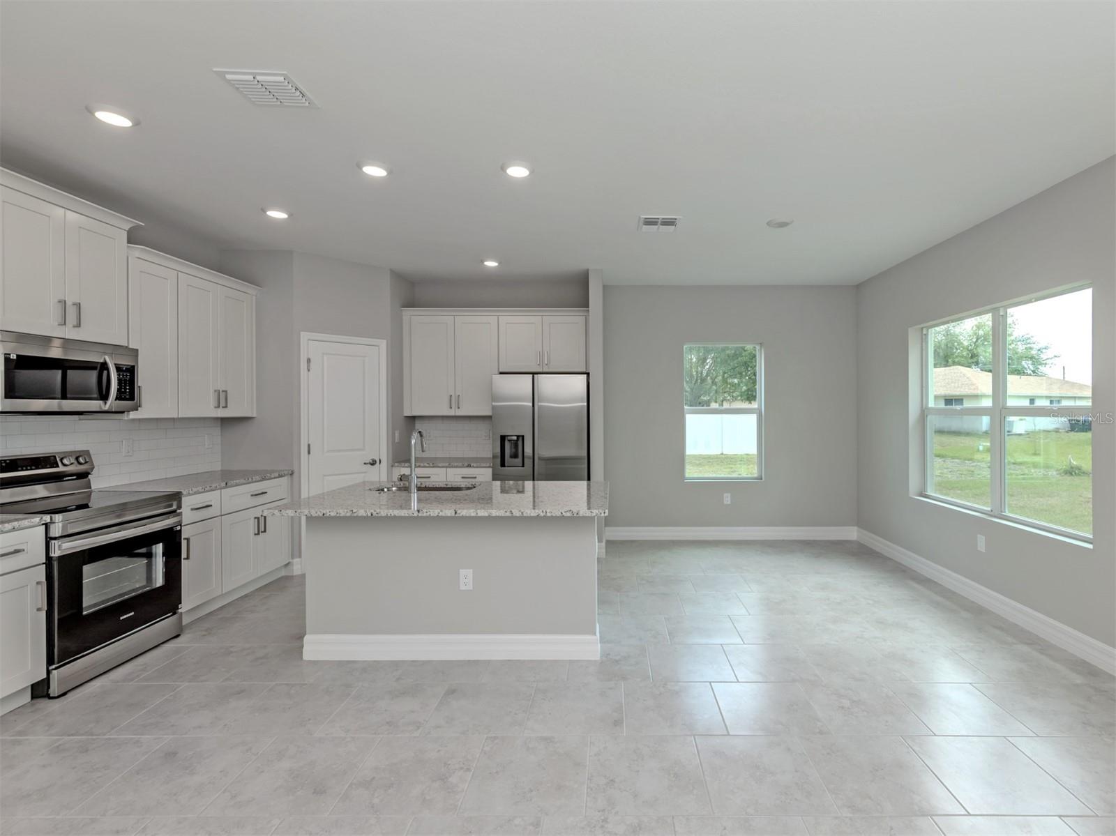 1047 COMFORT LN — photo 29