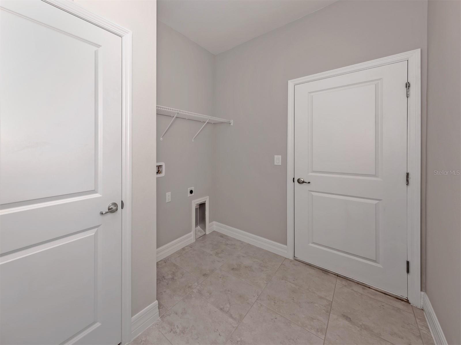 1047 COMFORT LN — photo 33