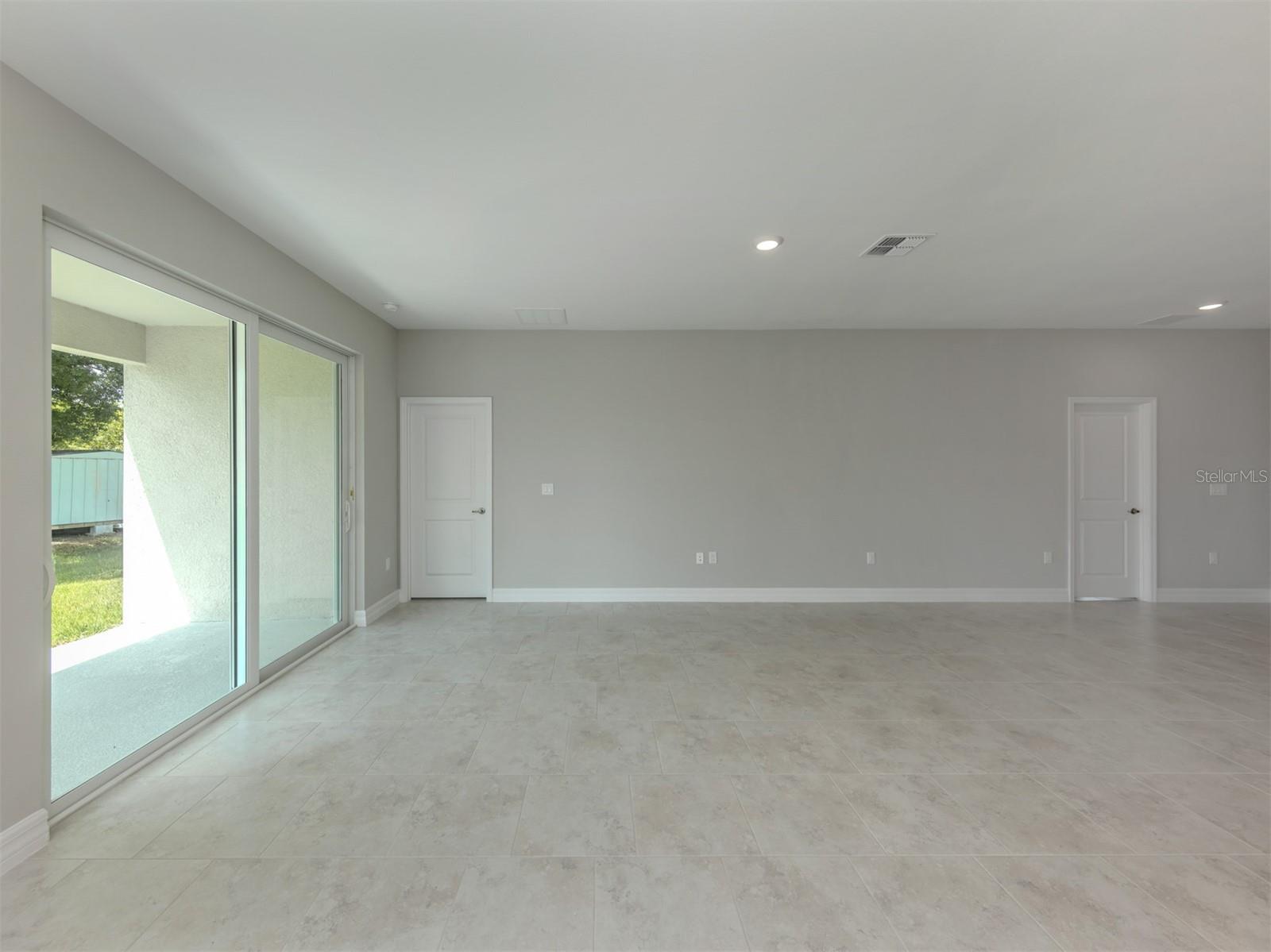 1047 COMFORT LN — photo 26